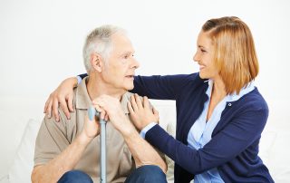 שירותי סיעוד פרטיים ע”י מטפלת לקשישים עם השגחה וליווי.